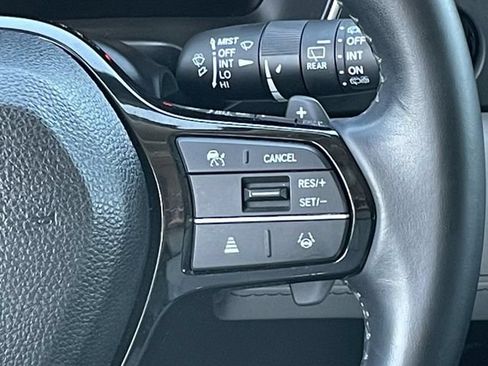 Certified 2025 Honda Pilot Touring image 14