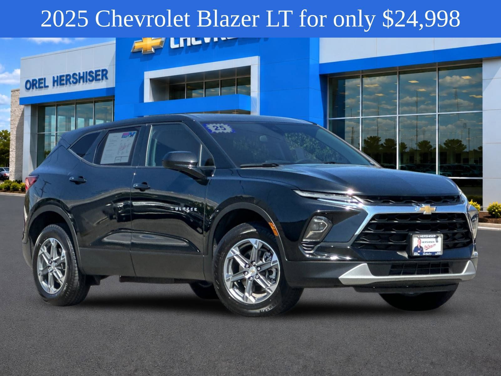 Used 2025 Chevrolet Blazer LT FWD image 3