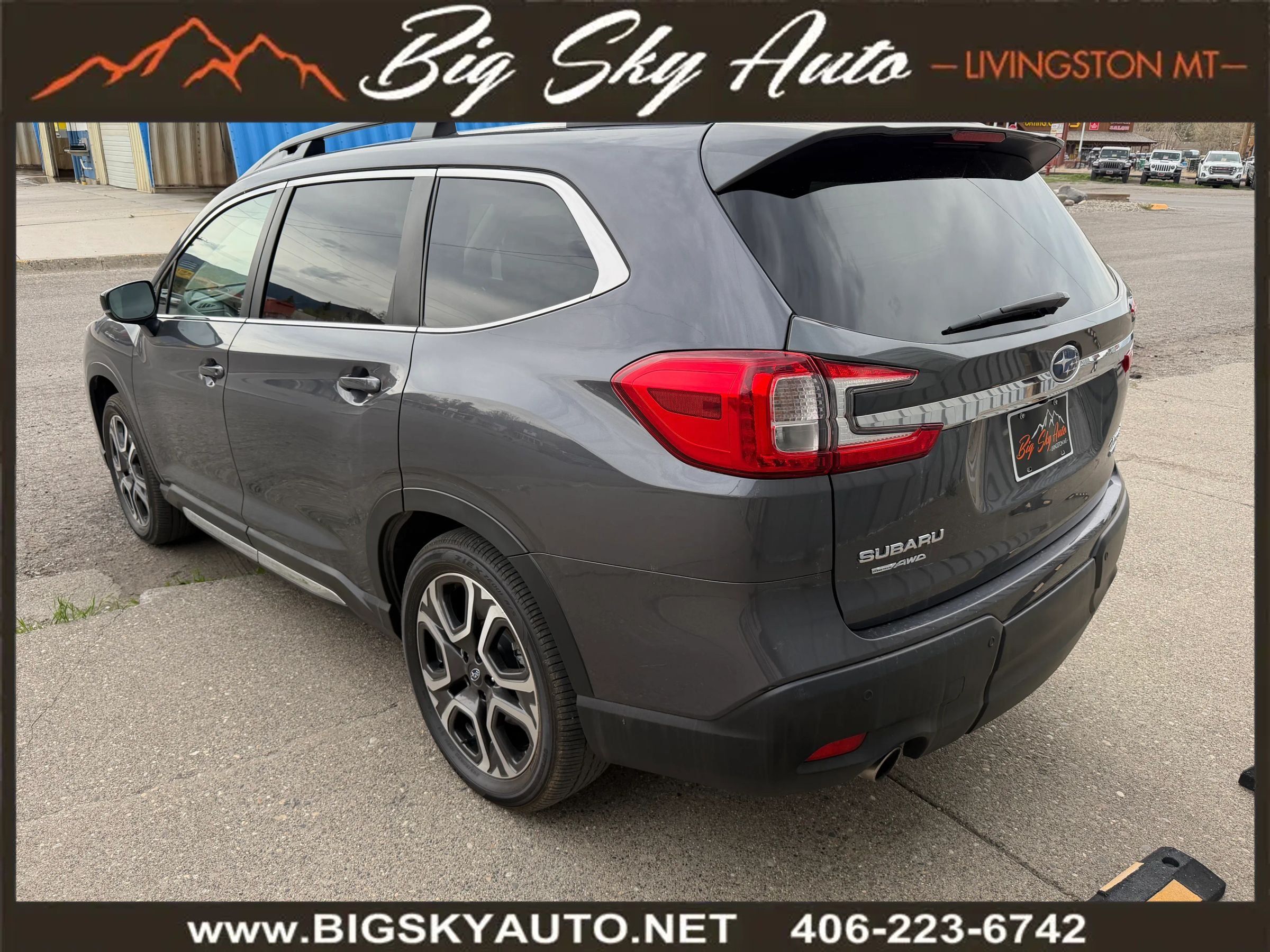 Used 2024 Subaru Ascent Limited w/ Technology Package AWD/4WD image 5