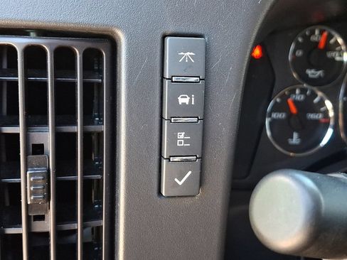 Used 2024 Chevrolet Express 2500 w/ Driver Convenience Package RWD image 21
