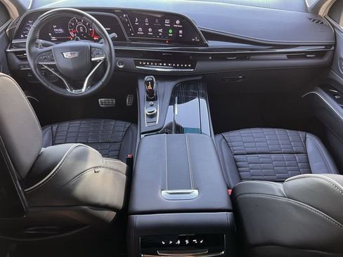 Certified 2024 Cadillac Escalade ESV V image 10