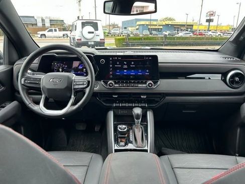 Used 2024 Chevrolet Colorado Z71 w/ Z71 Convenience Package 2 image 13