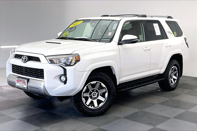 Used 2017 Toyota 4Runner TRD Off-Road Premium AWD/4WD image 12