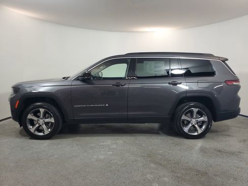 New 2026 Jeep Grand Cherokee L Limited w/ Luxury Tech Group II RWD image 5