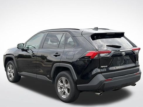 Used 2025 Toyota RAV4 XLE AWD/4WD image 7