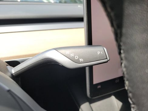 Used 2023 Tesla Model Y Long Range AWD/4WD image 21