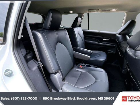 Used 2024 Toyota Grand Highlander AWD image 20