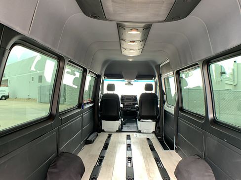 Used 2020 Mercedes-Benz Sprinter 3500 image 23