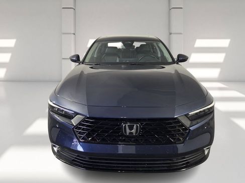 Used 2023 Honda Accord Touring image 3