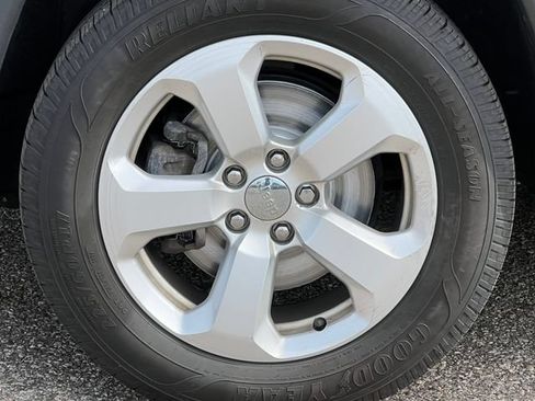 Used 2018 Jeep Compass Latitude w/ Popular Equipment Group AWD/4WD image 6