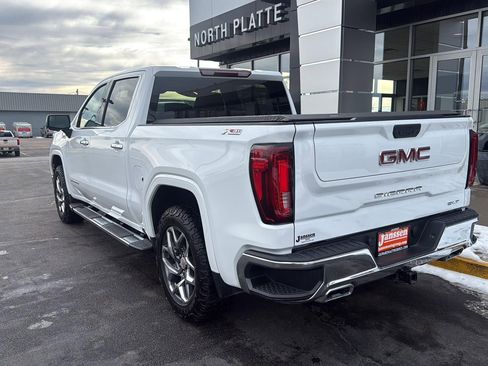 Used 2022 GMC Sierra 1500 SLT w/ X31 Off-Road Package image 2