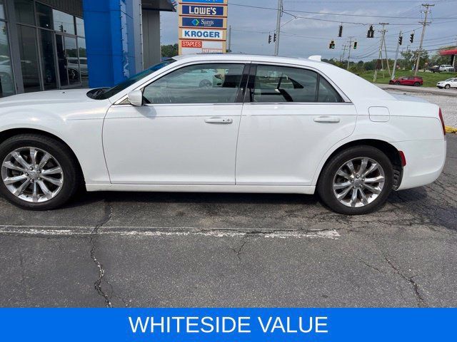 Used 2015 Chrysler 300 Limited w/ Driver Convenience Group AWD/4WD image 4
