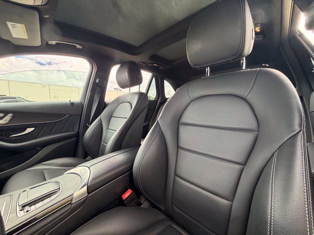 Used 2022 Mercedes-Benz GLC 300 4MATIC image 5