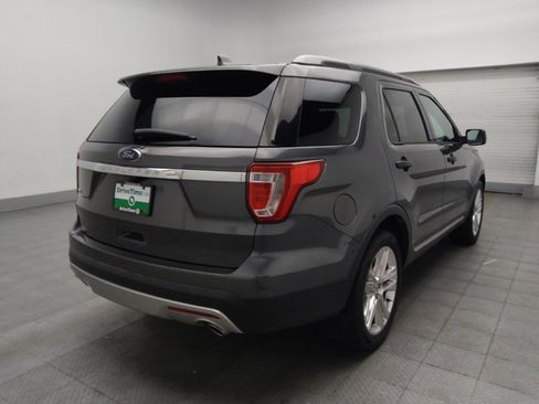 Used 2017 Ford Explorer XLT w/ Equipment Group 202A FWD image 9