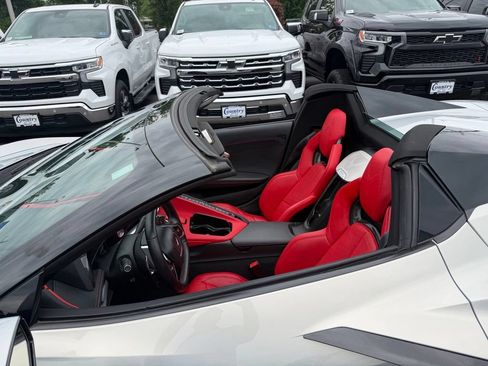 Used 2022 Chevrolet Corvette Stingray Preferred Conv w/ Z51 Performance Package RWD image 16