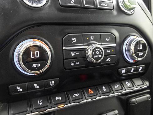 Used 2022 GMC Sierra 2500 AT4 w/ AT4 Premium Plus Package AWD/4WD image 33