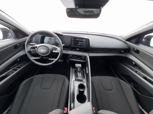 New 2026 Hyundai Elantra SEL Sport FWD image 13