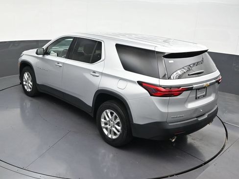Used 2022 Chevrolet Traverse LS FWD image 24