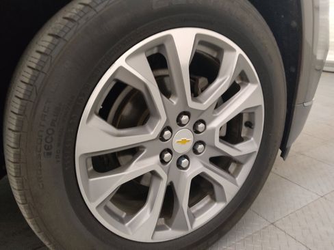 Used 2018 Chevrolet Traverse Premier w/ Driver Confidence II Package FWD image 31