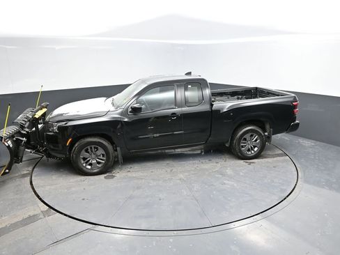 Used 2025 Nissan Frontier SV image 30