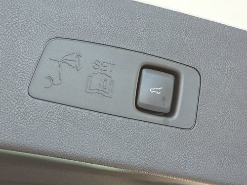 Used 2023 Lincoln Corsair AWD w/ Equipment Group 101A image 14