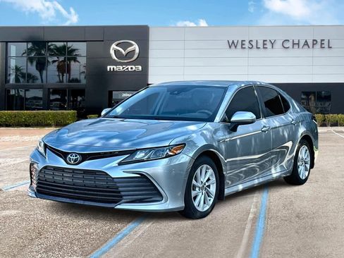 Used 2021 Toyota Camry LE image 2