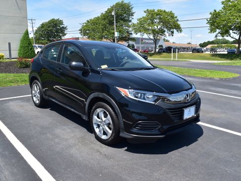Certified 2021 Honda HR-V LX image 2