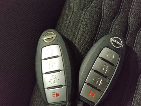 Used 2022 Nissan Pathfinder SV FWD image 32