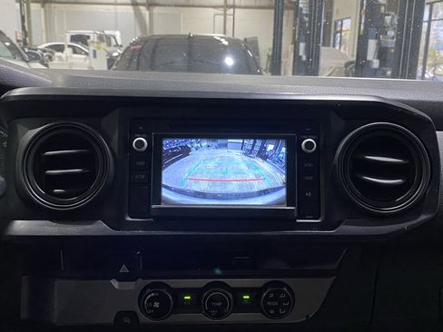 Used 2018 Toyota Tacoma SR RWD image 3