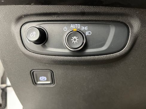 Used 2024 GMC Terrain SLE AWD/4WD image 46