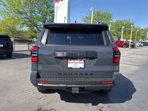 New 2026 Toyota 4Runner TRD Off-Road Premium AWD/4WD image 4