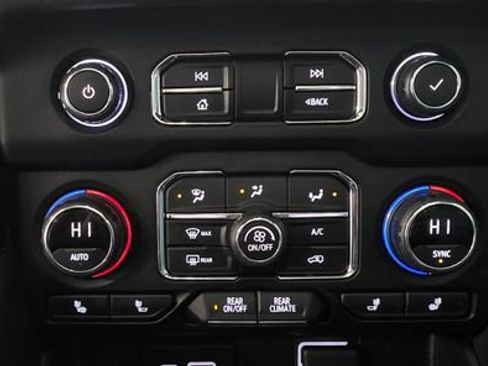 Used 2021 Chevrolet Tahoe LT w/ LT Signature Package image 22