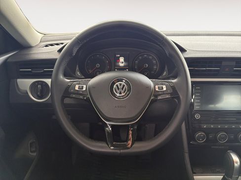 Used 2020 Volkswagen Passat 2.0T SE image 13