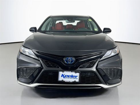 Used 2022 Toyota Camry XSE w/ Navigation Upgrade Package FWD image 8