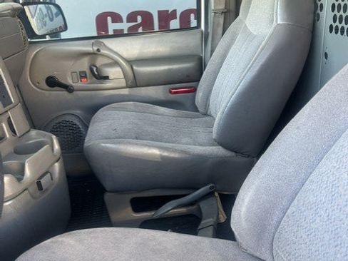 Used 2005 Chevrolet Astro RWD image 13