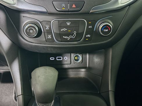 Used 2022 Chevrolet Equinox LT FWD image 23