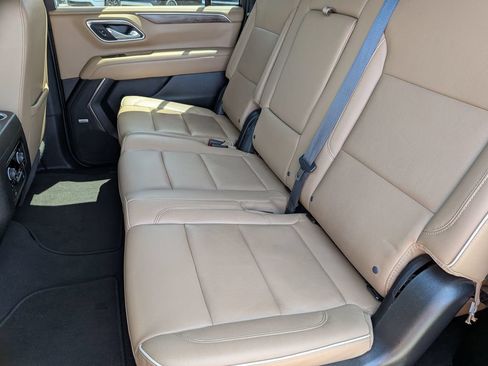 Used 2024 Chevrolet Suburban Premier AWD/4WD image 35