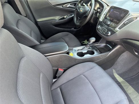 Used 2021 Chevrolet Malibu LT FWD image 33