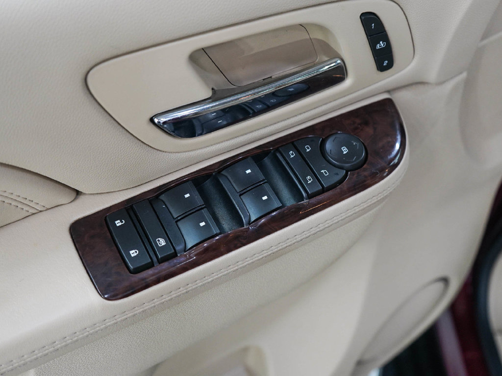 Used 2011 Cadillac Escalade Luxury AWD/4WD image 20