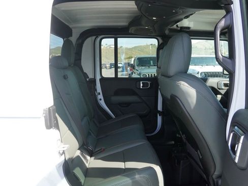 New 2026 Jeep Gladiator Mojave image 21