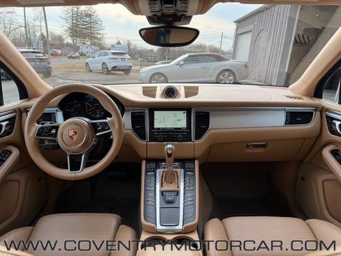 Used 2015 Porsche Macan Turbo image 30