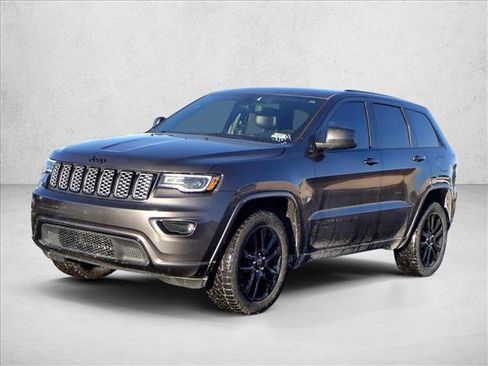 Used 2020 Jeep Grand Cherokee Altitude image 11