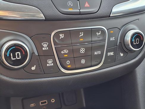 Used 2024 Chevrolet Equinox LT image 16