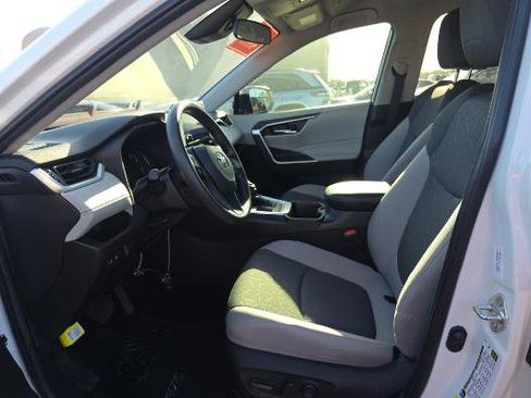 Used 2024 Toyota RAV4 XLE FWD image 6