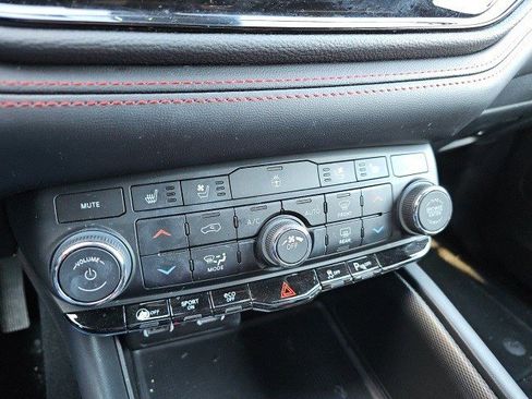 Used 2023 Dodge Durango GT image 24