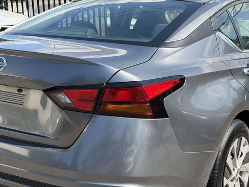 Used 2019 Nissan Altima 2.5 S FWD image 11
