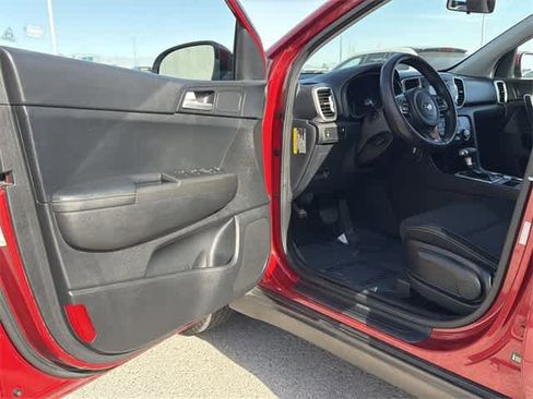 Used 2018 Kia Sportage LX image 15