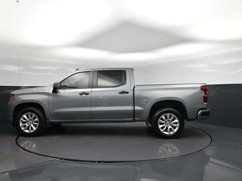 Used 2025 Chevrolet Silverado 1500 Custom w/ LPO, Dark Essentials Package RWD image 4
