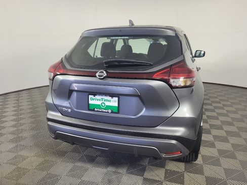 Used 2021 Nissan Kicks S FWD image 7