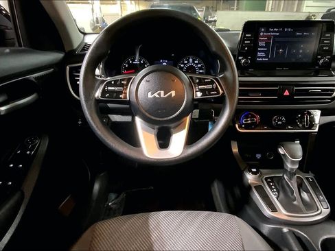 Used 2023 Kia Seltos LX image 6